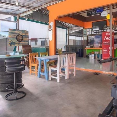 Oyo 586 I Hostel Phuket Luaran gambar