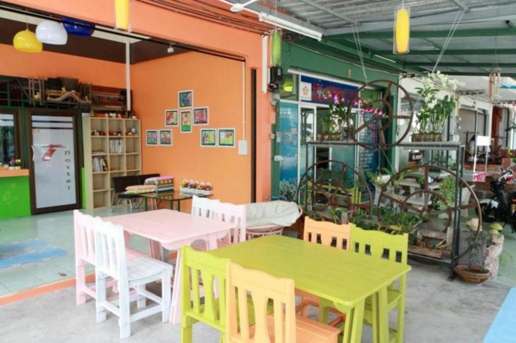 Oyo 586 I Hostel Phuket Luaran gambar