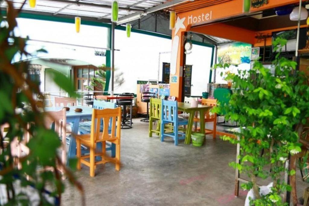 Oyo 586 I Hostel Phuket Luaran gambar