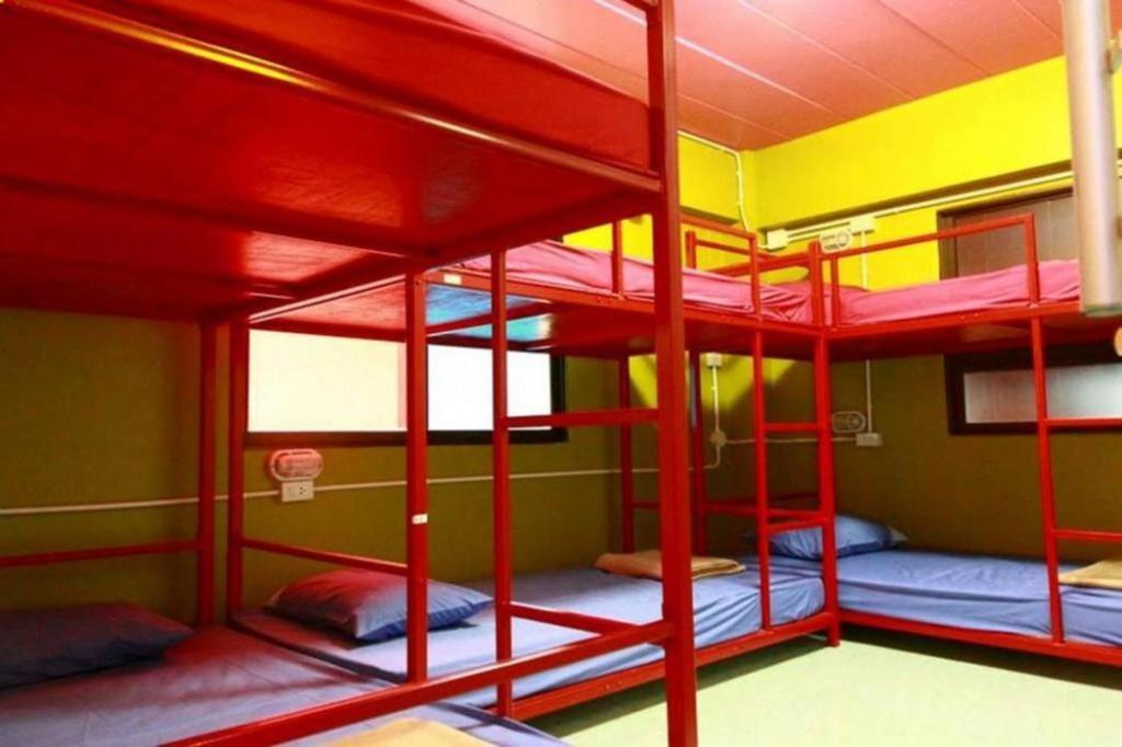 Oyo 586 I Hostel Phuket Luaran gambar