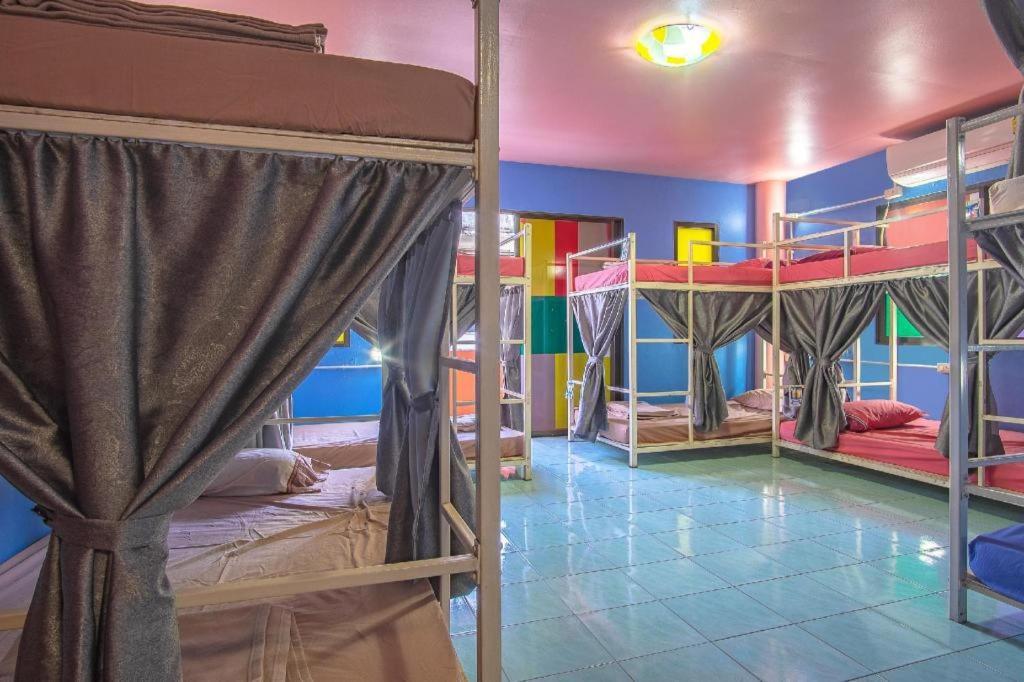 Oyo 586 I Hostel Phuket Luaran gambar