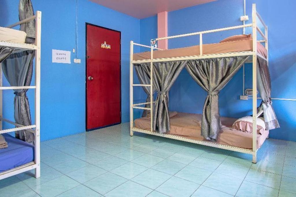 Oyo 586 I Hostel Phuket Luaran gambar
