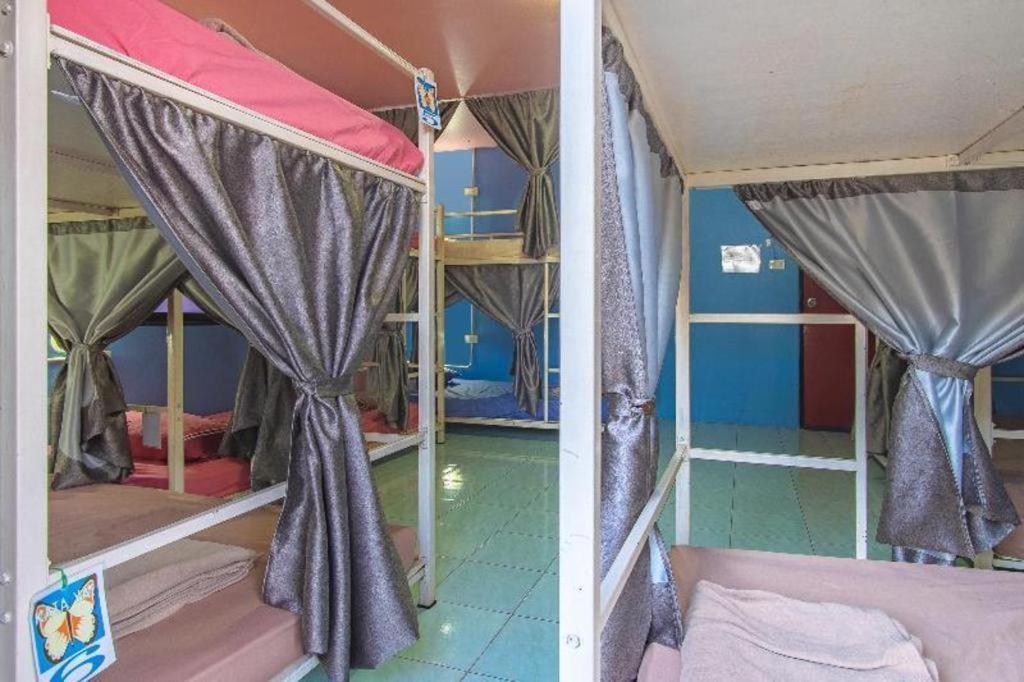 Oyo 586 I Hostel Phuket Luaran gambar