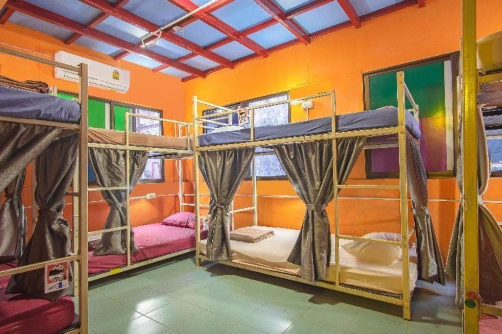 Oyo 586 I Hostel Phuket Luaran gambar