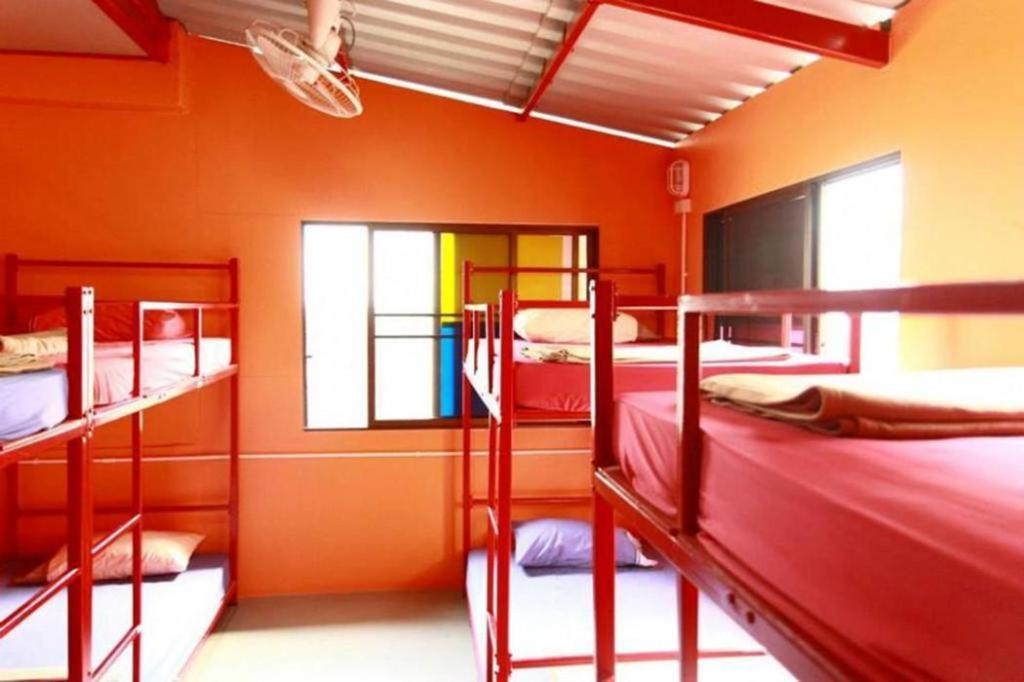Oyo 586 I Hostel Phuket Luaran gambar