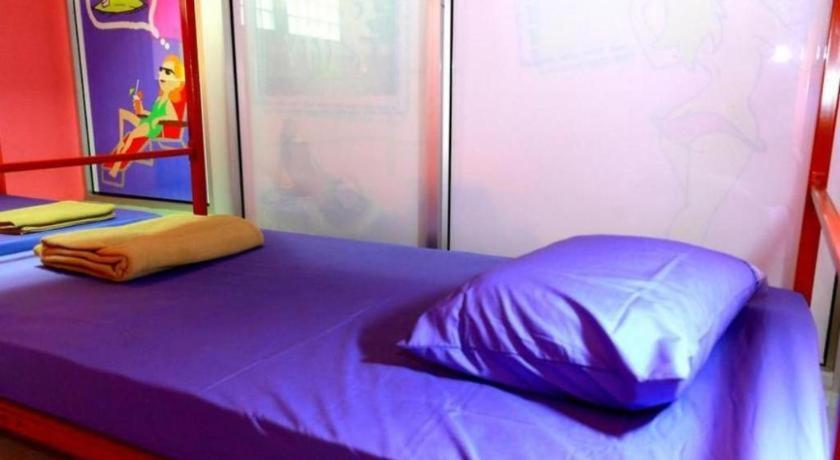 Oyo 586 I Hostel Phuket Luaran gambar