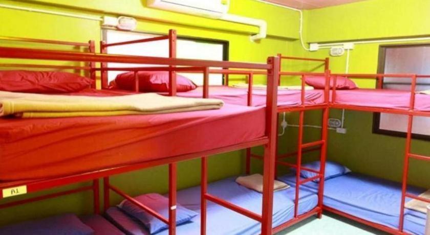 Oyo 586 I Hostel Phuket Luaran gambar