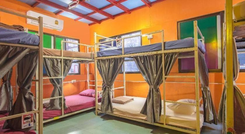 Oyo 586 I Hostel Phuket Luaran gambar