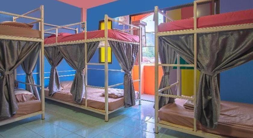 Oyo 586 I Hostel Phuket Luaran gambar