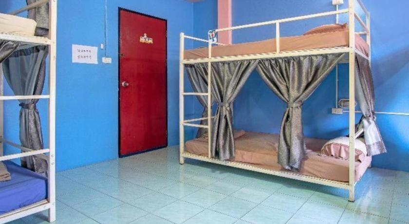 Oyo 586 I Hostel Phuket Luaran gambar