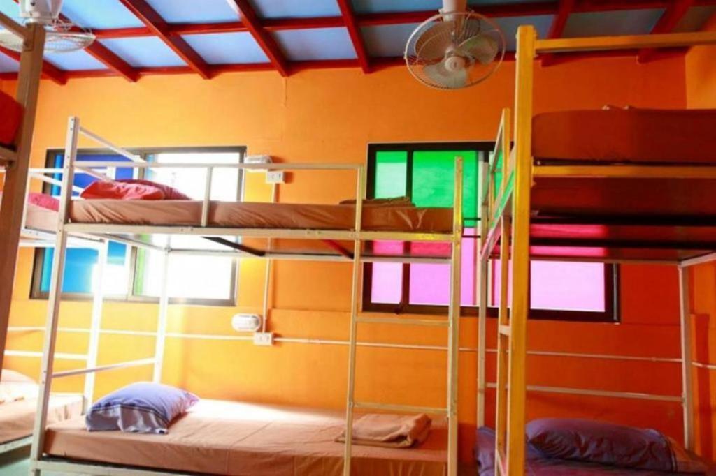 Oyo 586 I Hostel Phuket Luaran gambar