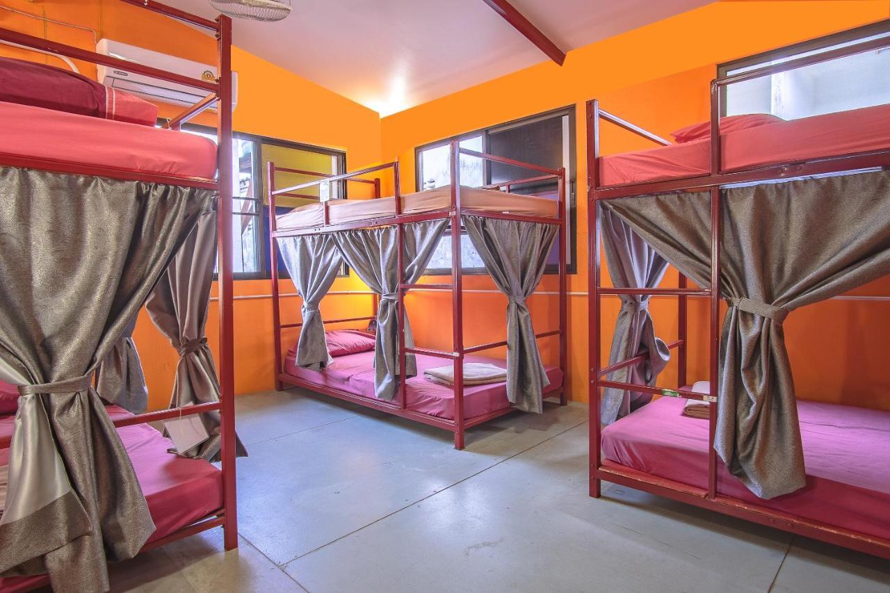 Oyo 586 I Hostel Phuket Luaran gambar