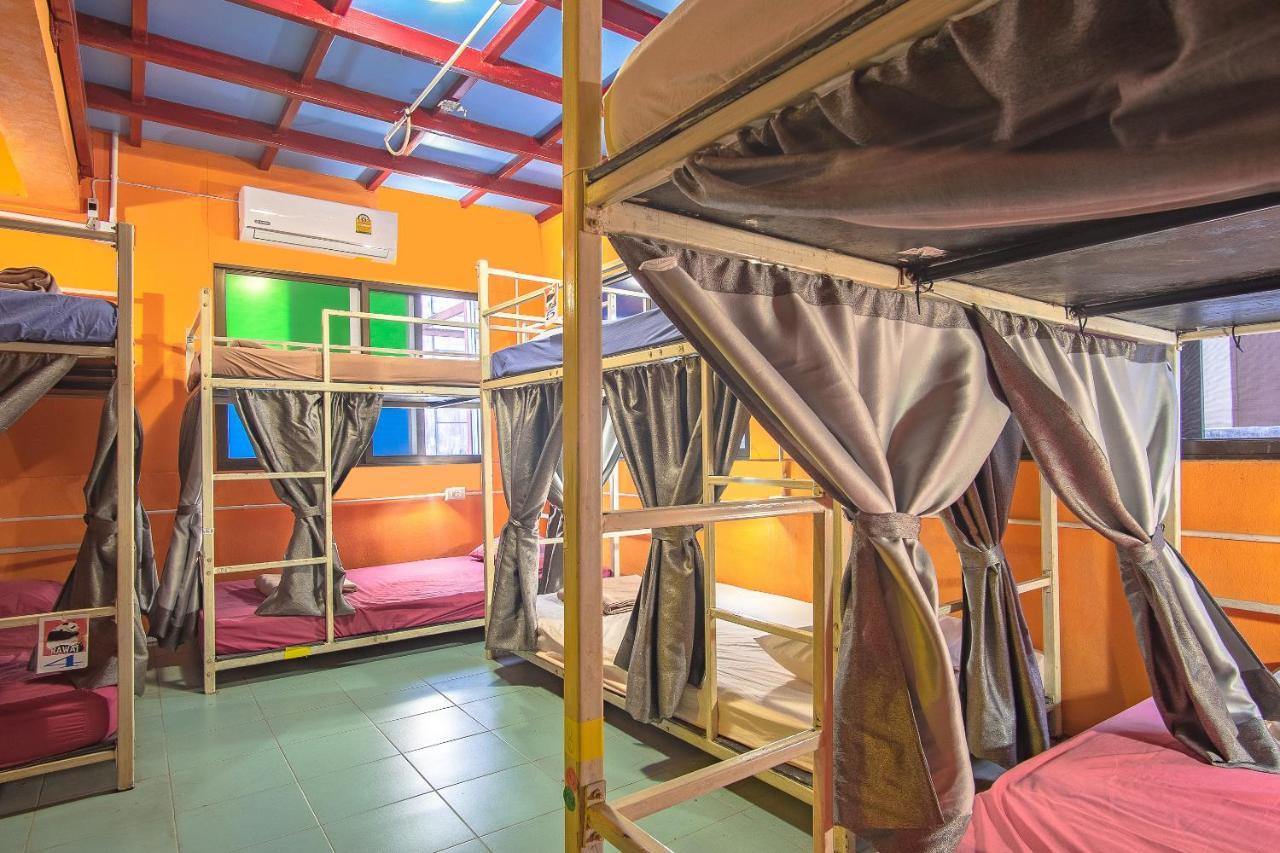 Oyo 586 I Hostel Phuket Luaran gambar