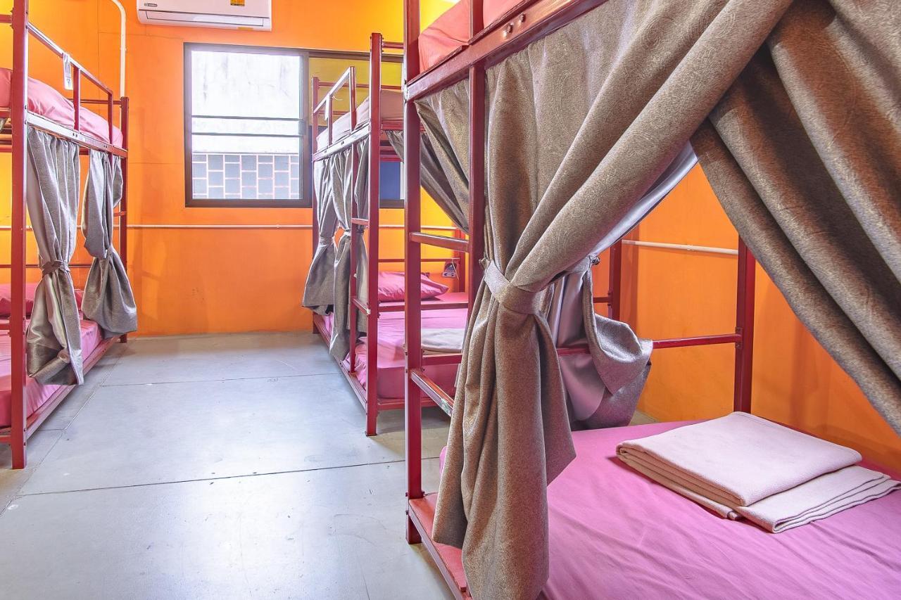 Oyo 586 I Hostel Phuket Luaran gambar
