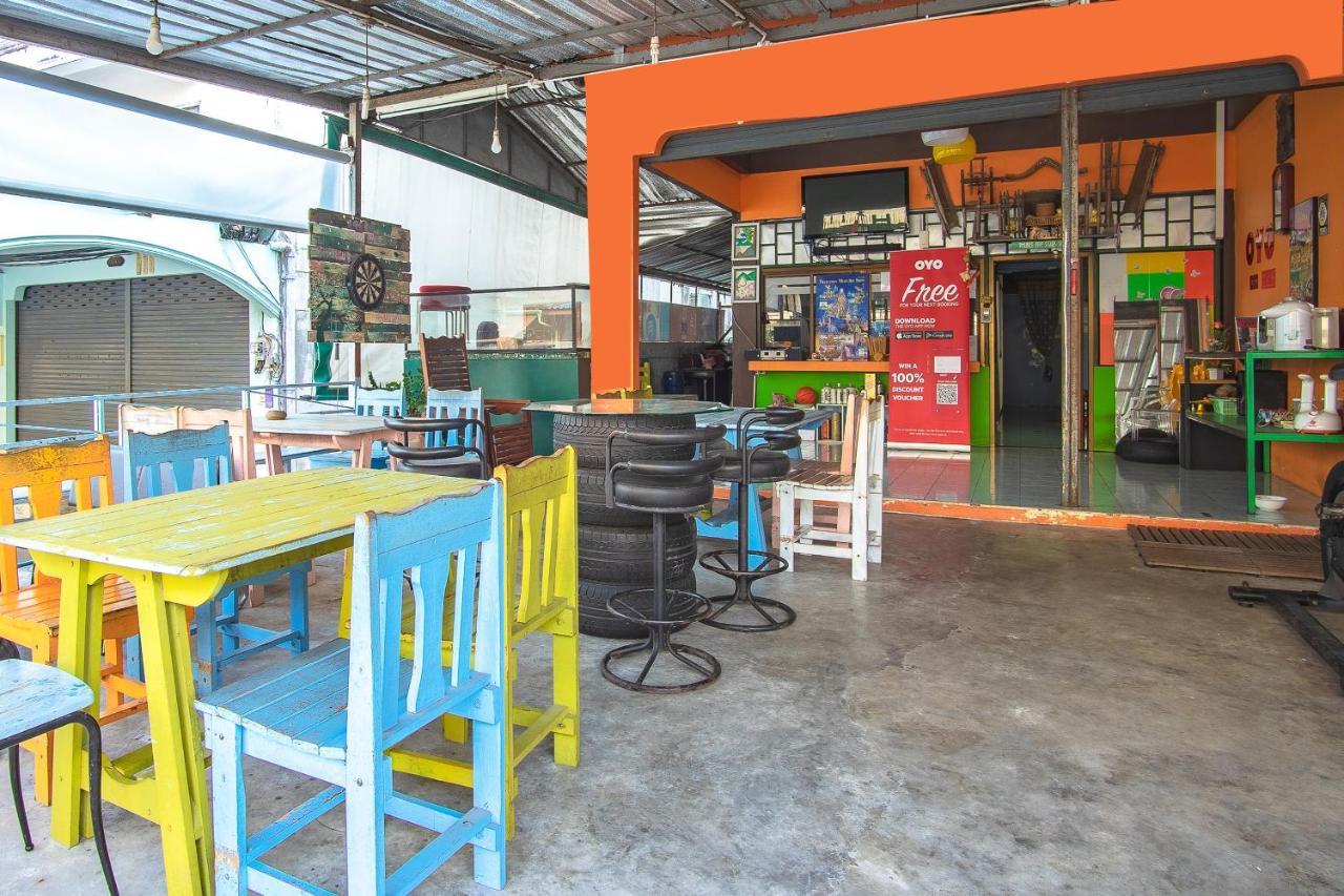 Oyo 586 I Hostel Phuket Luaran gambar
